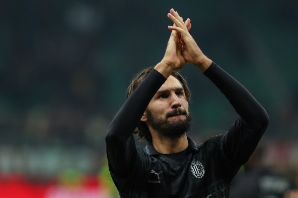 记者：牙东说念主在深夜撤退了特等要求，阿德利接近加盟利雅得后生东说念主