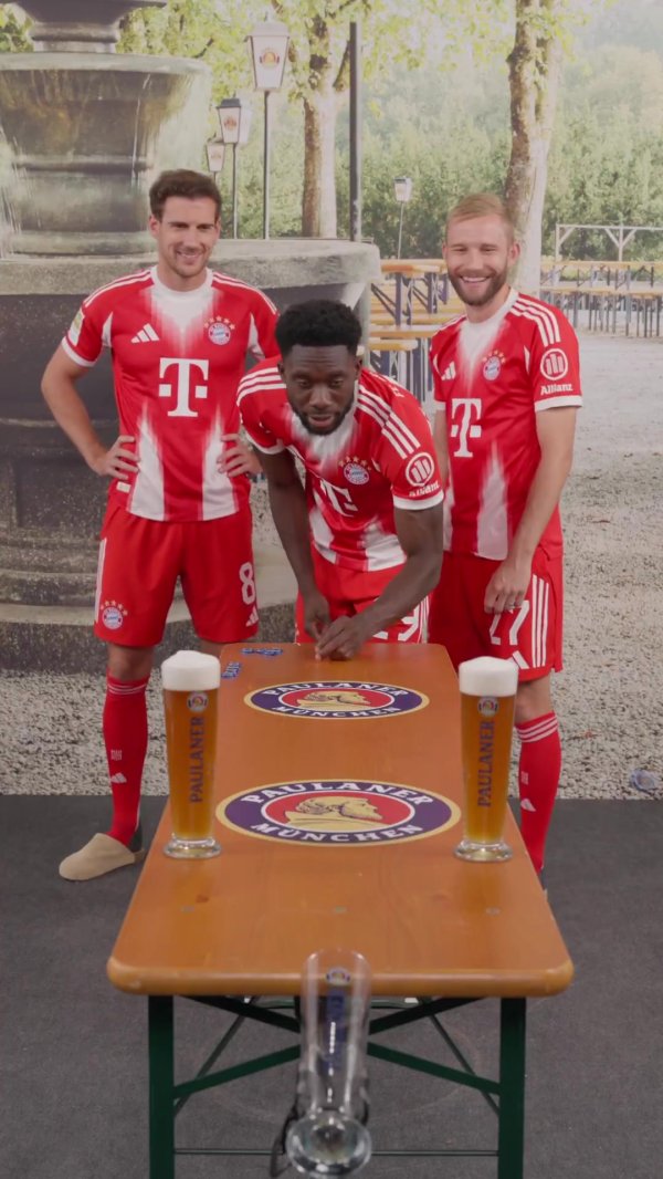 拜仁晒球员滑瓶盖挑战视频，戴维斯和格纳布里最终胜出