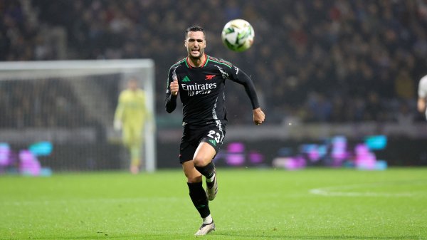 记者：梅里诺在塔帅部属定位仍不解确，莫斯克拉能顶萨利巴的伤缺