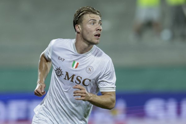 米体：霍伊伦的发达得到了孔蒂认同，他将在欧冠中首发出战曼城