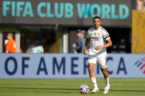 左腿肌肉损害！阿诺德将缺战马竞、巴萨、尤文，出战利物浦存疑