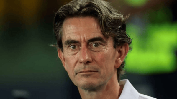 弗兰克: 狼队下半场改成5-3-2打反击, 在这极少上改换了比赛