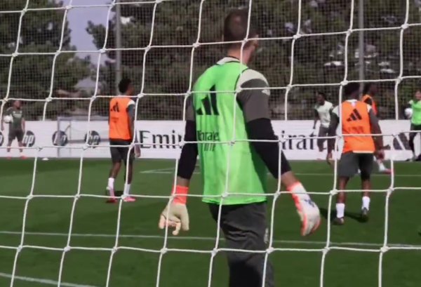 技惊四座💥琼阿梅尼检修中侧身勾射破门