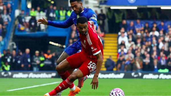 1-2! 英超朱门对决神剧情: 11.2亿军舰流畅两轮惨遭绝杀 榜首更替