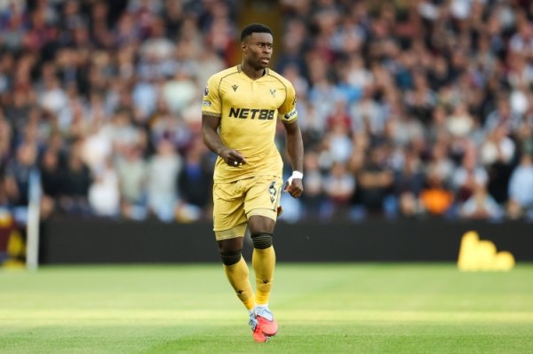 记者：利物浦中卫位置关心格伊和于帕梅卡诺，仍在寻找顶级边锋