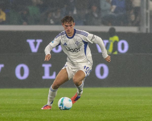 帕斯：跟劳塔罗和阿尔瓦雷斯扫数踢球更毛糙，也更容易克服难关