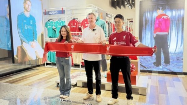 膨胀市集！利物浦在深圳开店，名宿麦克马纳曼到场插足举止