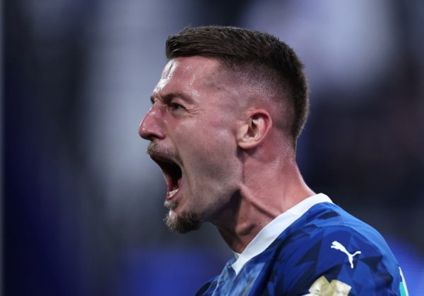 斯基拉：利雅得月牙与米林科维奇商谈续约，提供期限到2028年左券