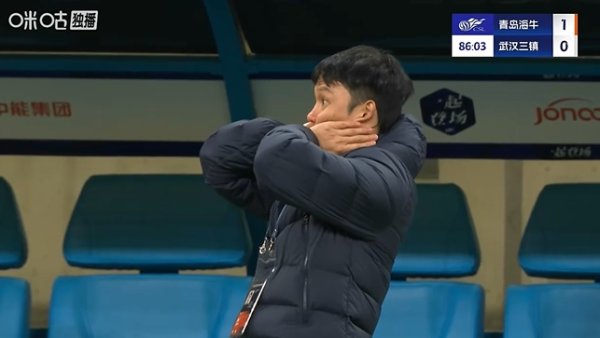 这球王人没进！贺惯绝佳契机踢偏海牛再逃一劫，邓卓翔惊出神采包