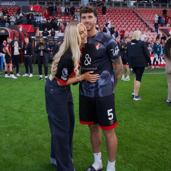 邮报：英超出现一双新的同队情侣，伯恩茅斯一双两好受球迷追捧