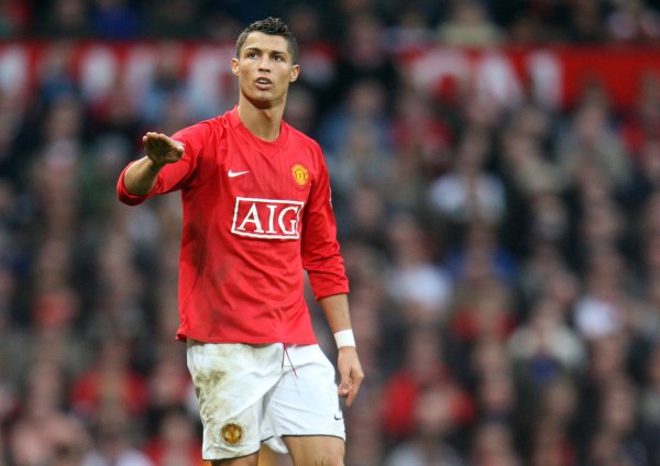 前球员回忆：07年与C罗交换球衣后送东说念主，那时未意志其价值与真谛