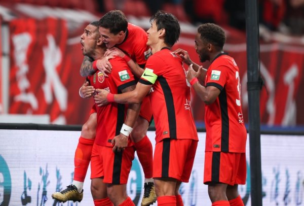 刘越谈中超争冠：热滋扰闹踢了一年，最终仍是回到了上赛季的神志