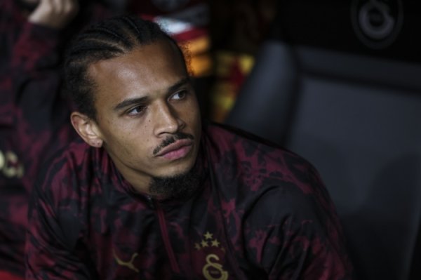 土超也没踢澄澈😵萨内土超12轮3球1助，现年薪1125万拜仁止损