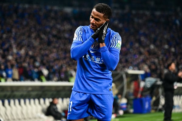 记者：申花派最强阵出战亚冠，米内罗等6外助+吴曦出征马来西亚