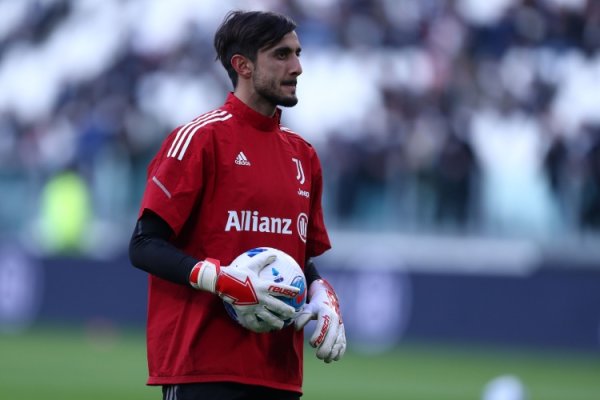 齐体：热那亚挑升签回尤文门将佩林，他本东谈主也在谈判曩昔