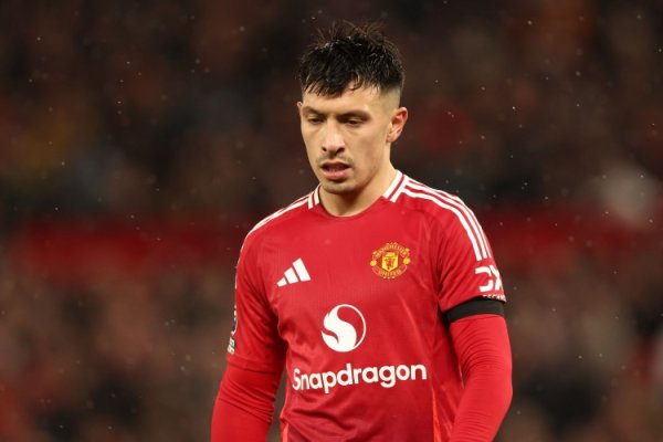 曼晚：利马原来的首发位置被卢克·肖占据，他要恭候契机