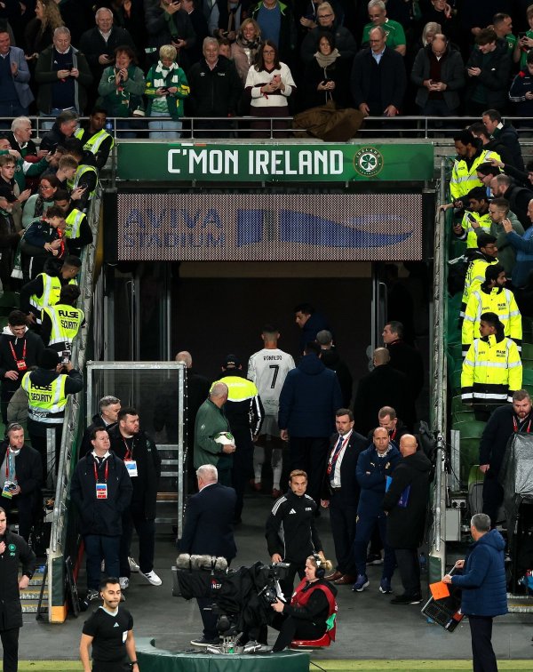 输球+染红停赛，年近41岁的C罗很可能还是踢完糊口临了一场世初赛