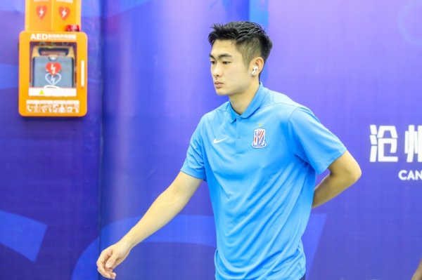 东体：申花遭受东谈主员不整，陈晋一、刘诚宇、杨皓宇最快19日归队