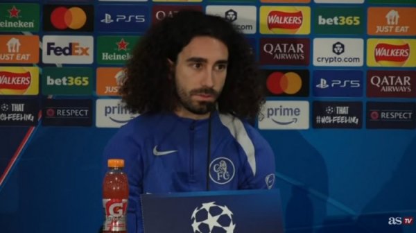 库库：我告诉埃斯特旺熟悉时戴护腿板，因为我要为对阵巴萨作念准备