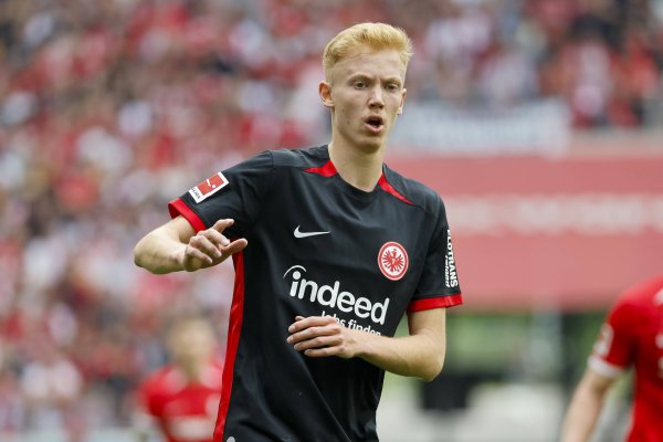 记者：拜和煦英超球队温雅雨果·拉尔森，转会费5000万到5500万欧